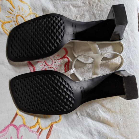 1990s Y2K silver minimal t bar square toe heels - Picture 6 of 10